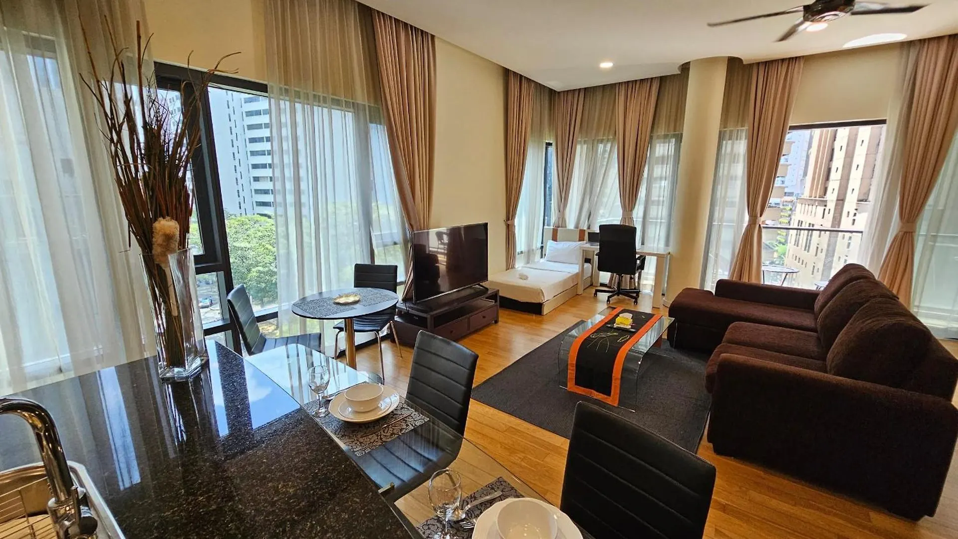 Urban Oasis At St Mary Klcc 1Bed2Bath Apartment Kuala Lumpur Malaysia