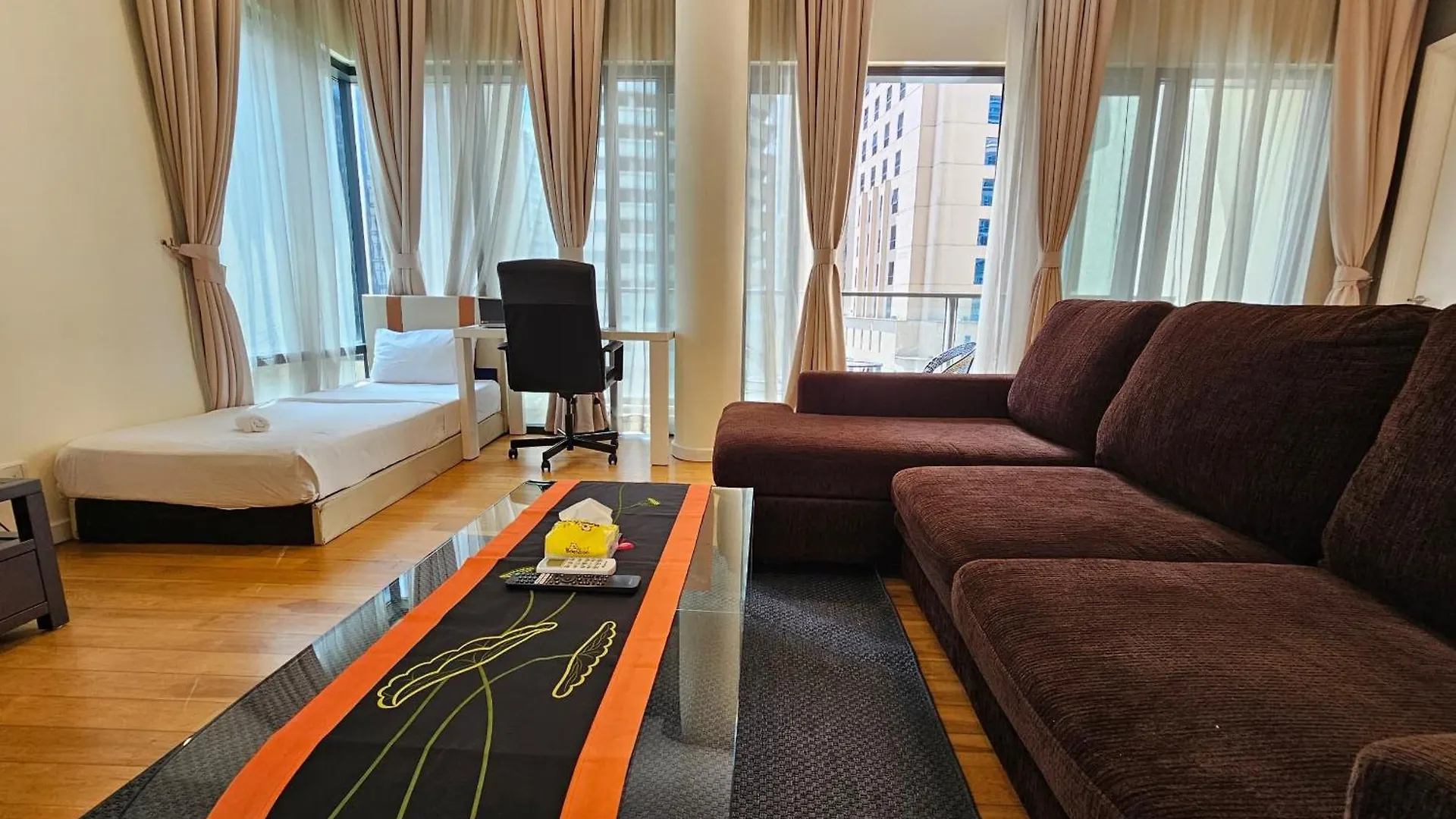 Urban Oasis At St Mary Klcc 1Bed2Bath Apartment Kuala Lumpur